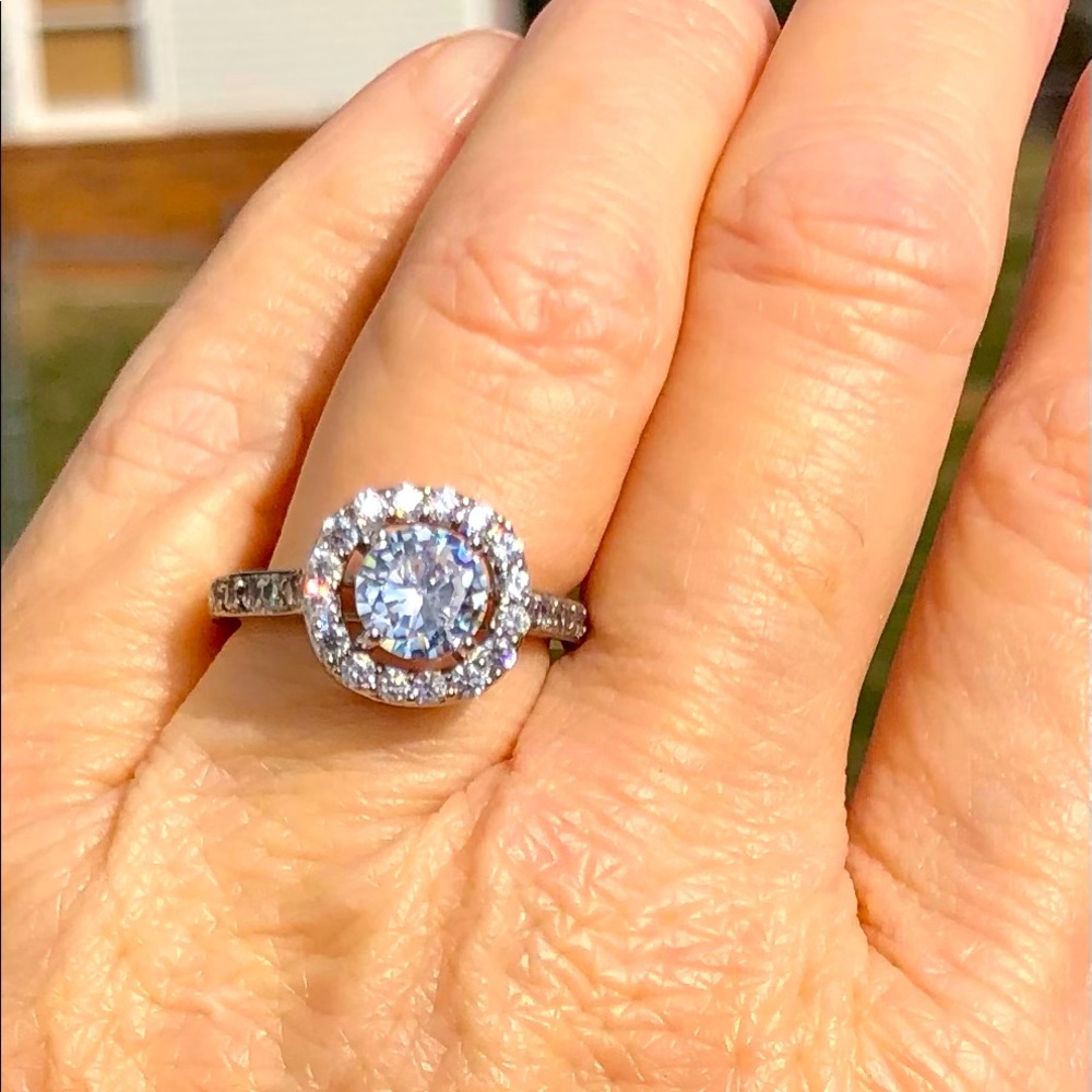 ❌SOLD❌ Round CZ Cluster Ring, Silver, Size 6, New